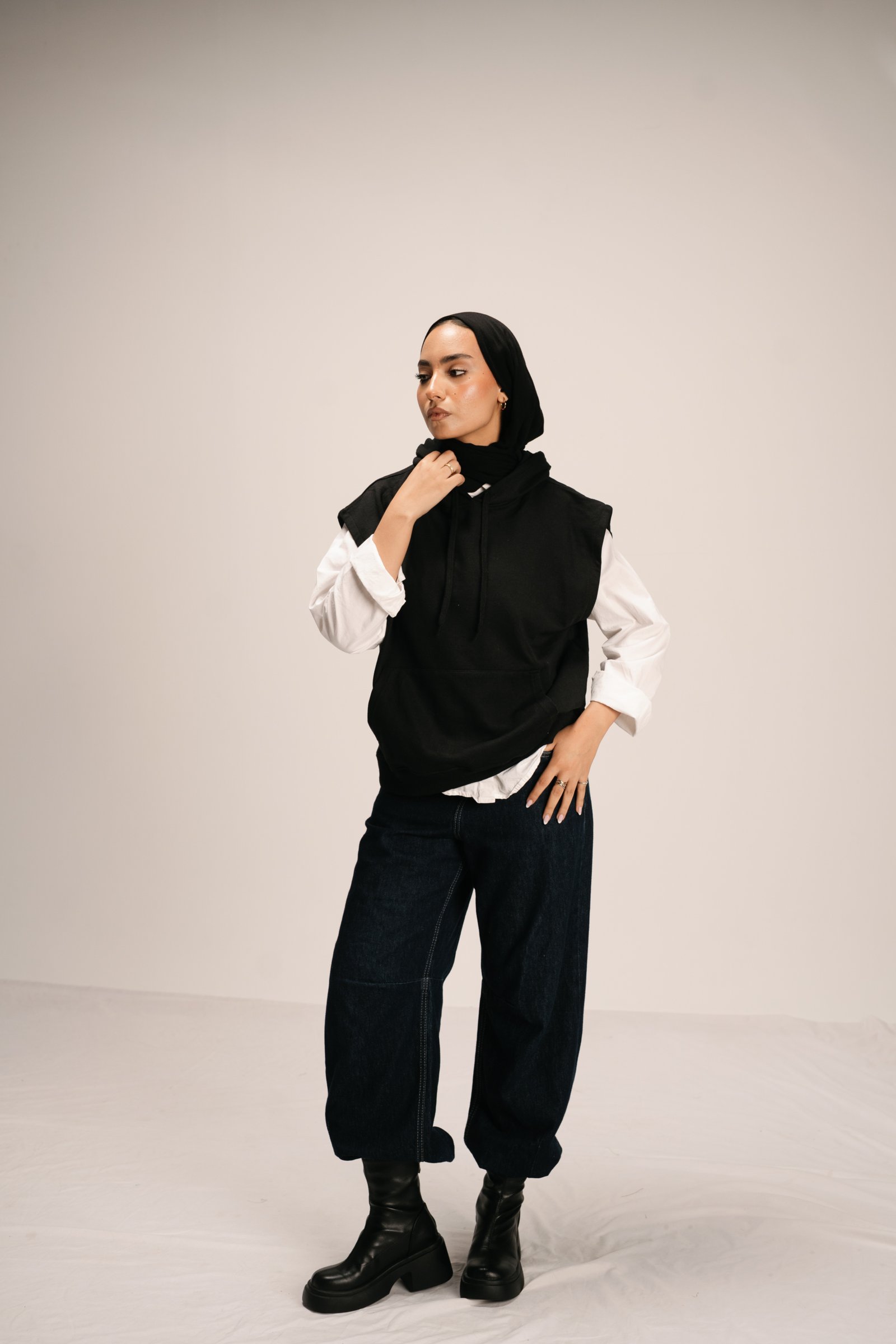 Sleeveless Hoodie – Black